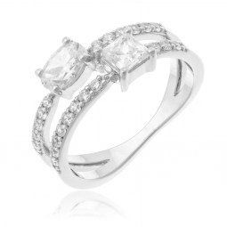 Bague en argent rhodié et oxydes de zirconium