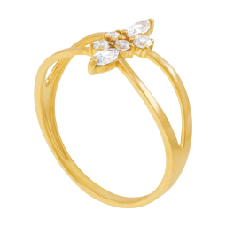 Bague en or jaune et oxydes de zirconium, ajourée Bague en or jaune et oxydes de zirconium, ajourée