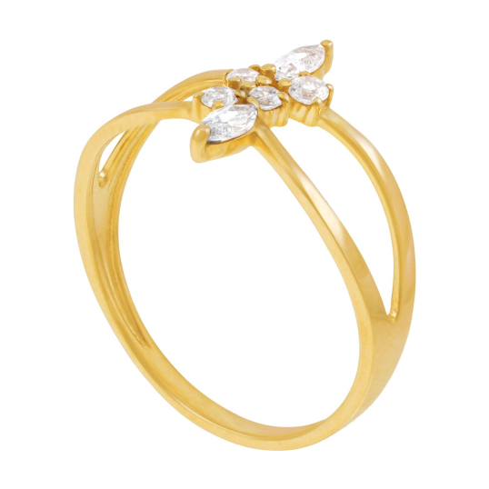 Bague en or jaune et oxydes de zirconium, ajourée Bague en or jaune et oxydes de zirconium, ajourée