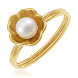 Bague en or jaune et perle de culture, fleur