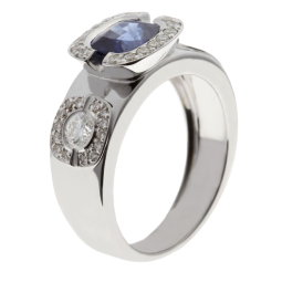 Bague en or gris, saphir et diamants