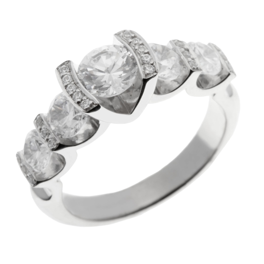 Bague en or gris, diamants