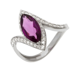 Bague en or gris, rhodolite et diamants, marquise
