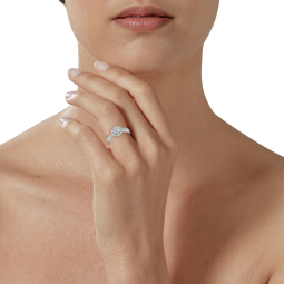 Bague en or gris et diamants
