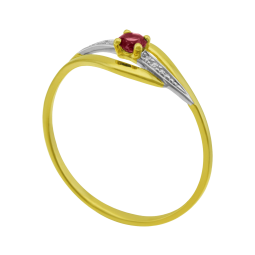 Bague en or jaune rhodié et rubis
