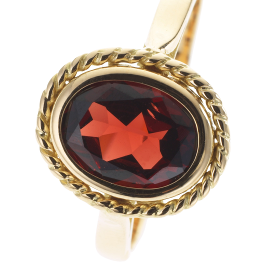 Bague en or jaune et grenat Bague en or jaune et grenat
