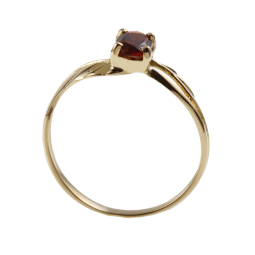 Bague en or jaune et grenat