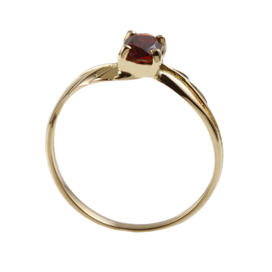 Bague en or jaune et grenat