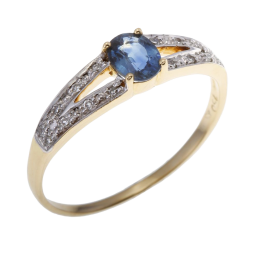 Bague en or jaune rhodié, saphir et diamants