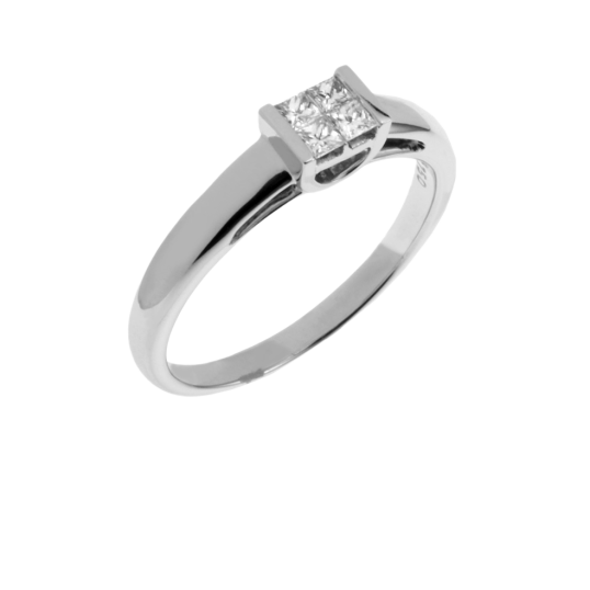 Bague en or gris et diamants taille princesse