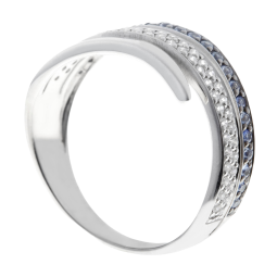 Bague en or gris rhodié noir, saphirs et diamants