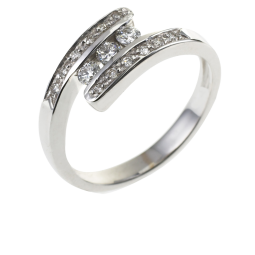 Bague en or gris et diamants