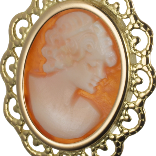 Pendentif en or jaune et camée Pendentif en or jaune et camée