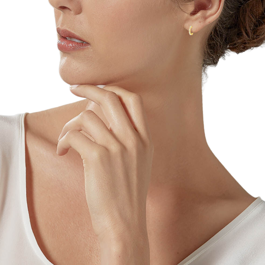 Boucles d'oreilles or jaune et oxydes de zirconium Boucles d'oreilles or jaune et oxydes de zirconium