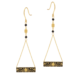 Boucles d'oreilles en or jaune, spinelles et laque 