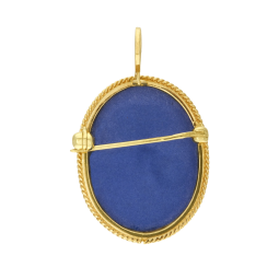 Broche pendentif en or jaune , camée en porcelaine bleue