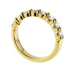 Demi alliance en or jaune, diamants, serti griffes