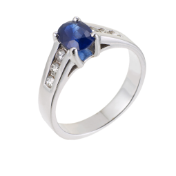 Bague en or gris, saphir et diamants