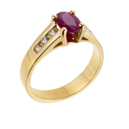 Bague en or jaune, rubis et diamants