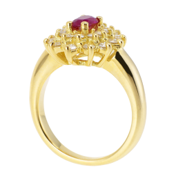 Bague en or jaune, rubis double entourage diamants