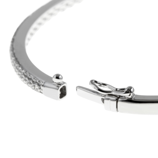 Bracelet jonc ouvrant en argent rhodié, pavage en oxydes de zirconium