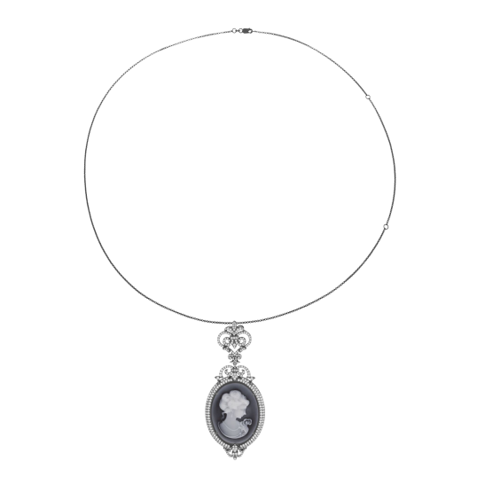 Collier en argent rhodié noir, camée résine et oxydes de zirconium