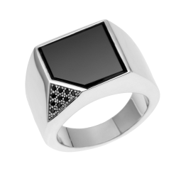 Chevalière en argent rhodié, onyx et oxydes de zirconium