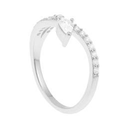 Bague en argent rhodié et oxydes de zirconium