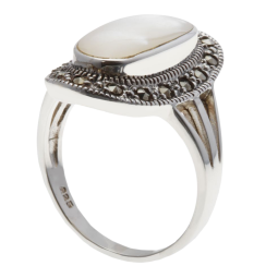 Bague en argent vieilli, nacre et marcassites