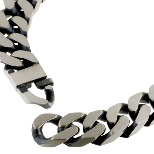 Identité en argent vieilli, plaque rectangle 12 mm et maille gourmette Identité en argent vieilli, plaque rectangle 12 mm et maille gourmette