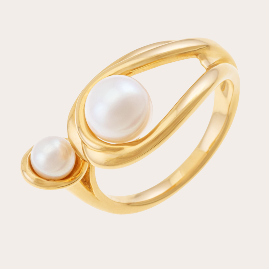 Bague en or jaune et deux perles de culture