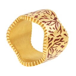 Bague en acier doré et laque, ajourée