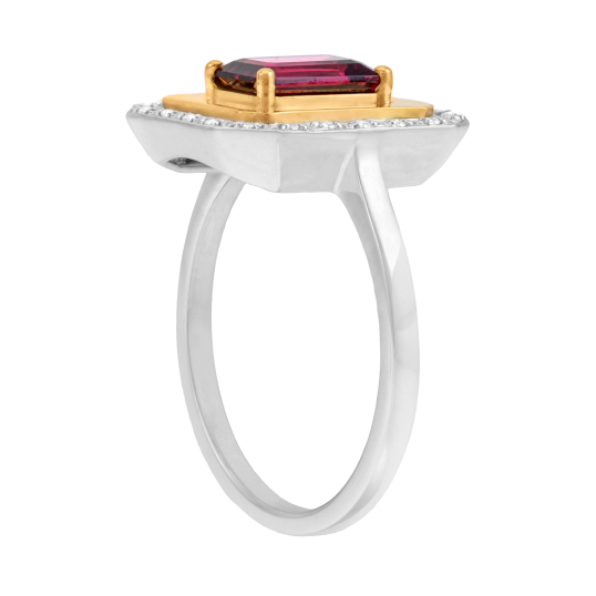Bague en or jaune et argent rhodié, rhodolite octogonal et oxydes de zirconium