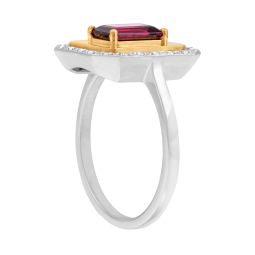 Bague en or jaune et argent rhodié, rhodolite octogonal et oxydes de zirconium