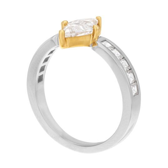 Bague en or jaune et argent rhodié, oxydes de zirconium