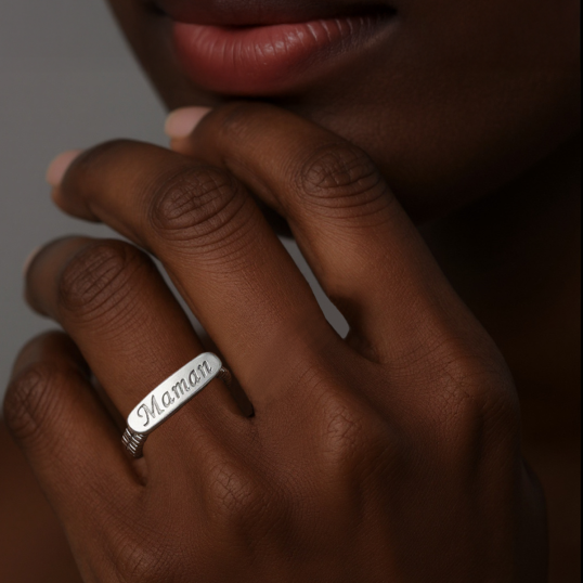 Bague en argent rhodié, maman