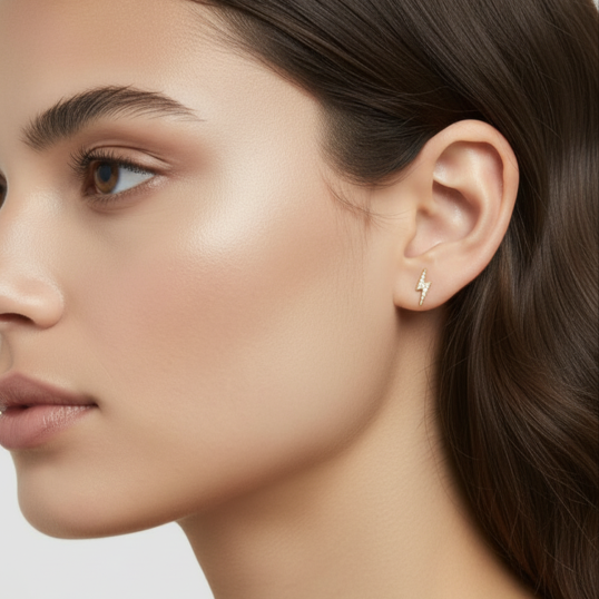 Boucles d'oreilles en or jaune et oxydes de zirconium