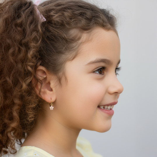 Boucles d'oreilles en or jaune et laque, étoile